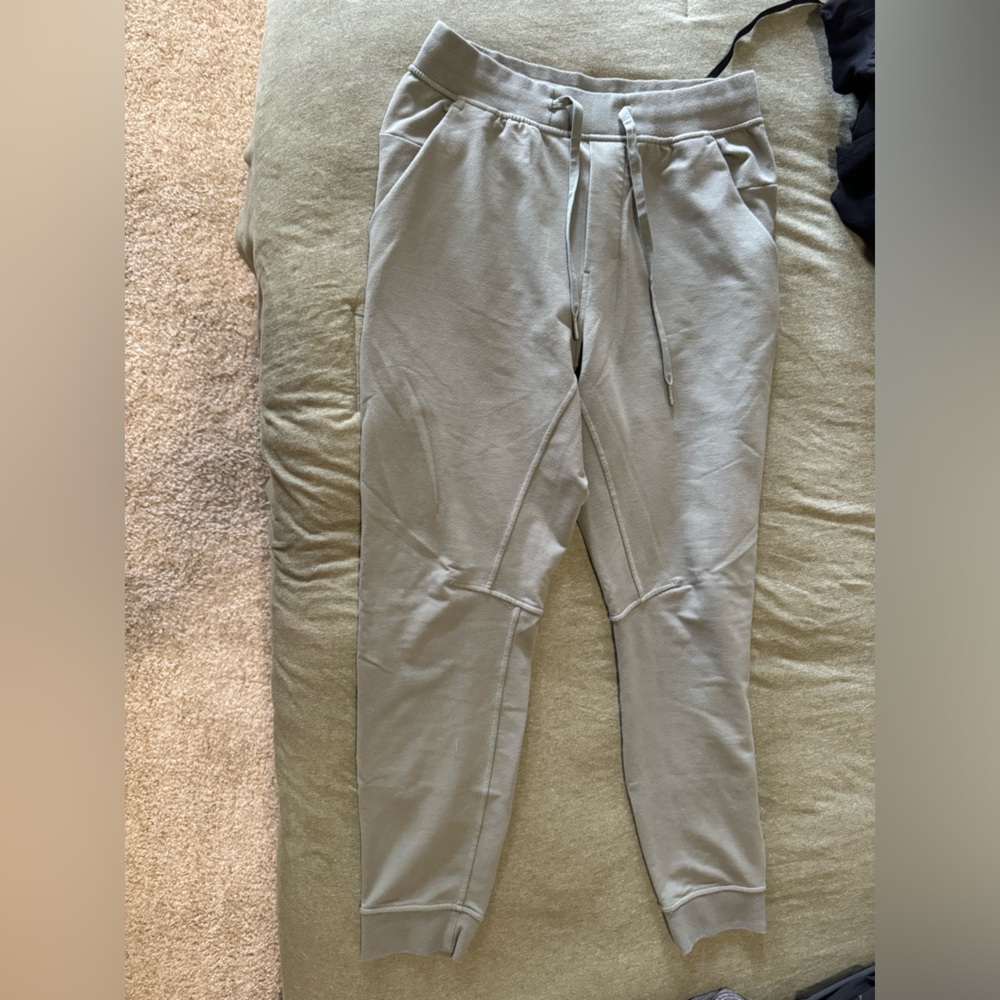 Lululemon men’s joggers ABC